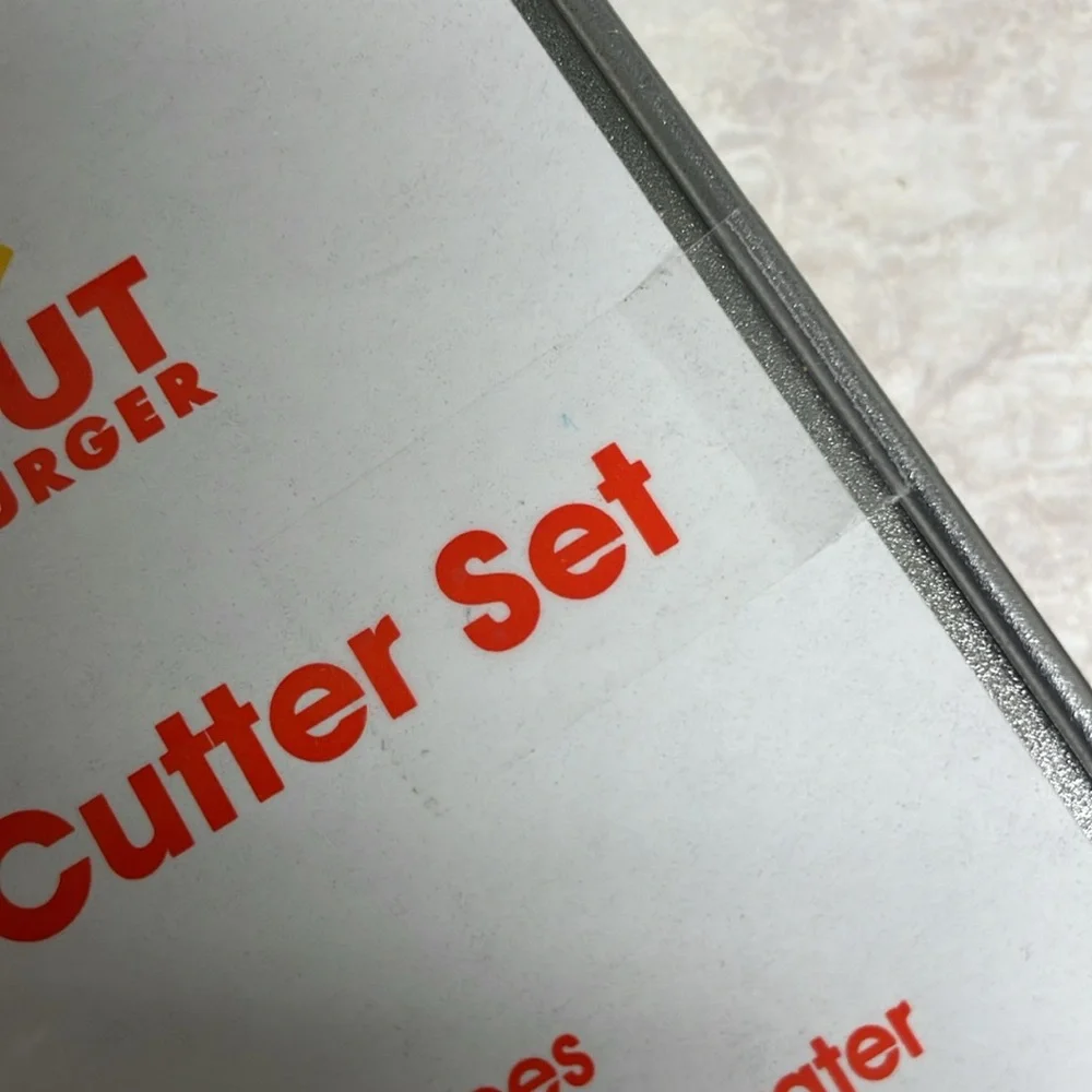 IN-N-OUT Burger Logo Sealed Two Red Cookie Cutters in Original Tin